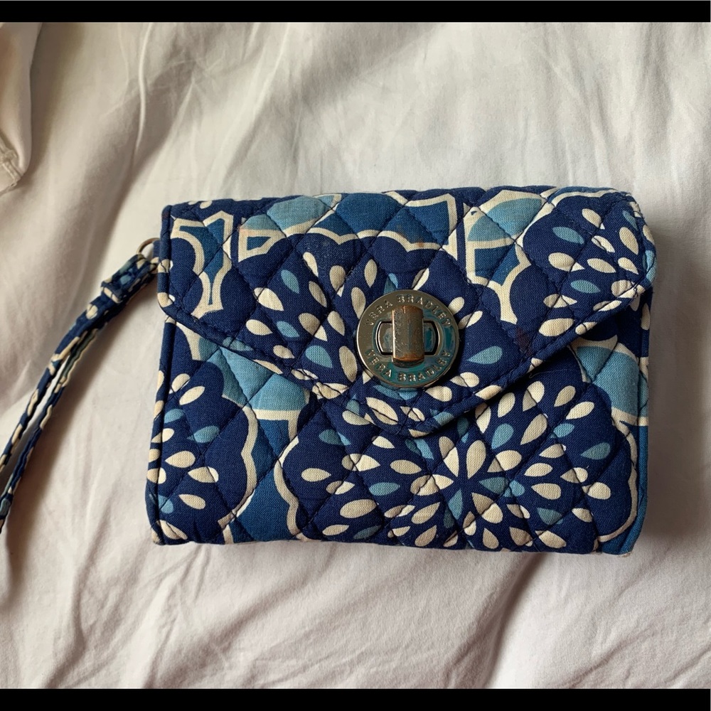 vera bradley wristlet